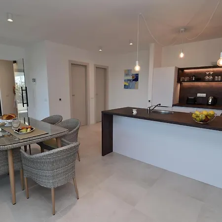 Bella Vista 2