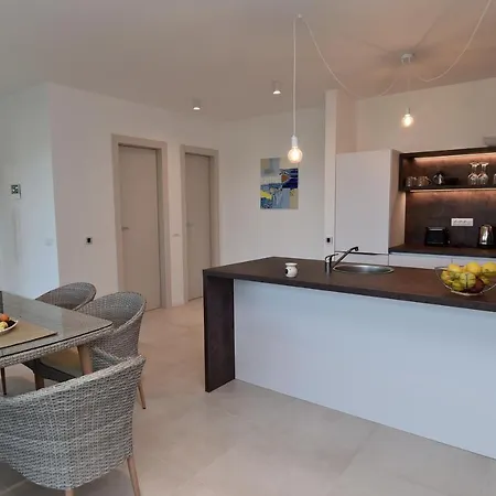 Bella Vista 2 *